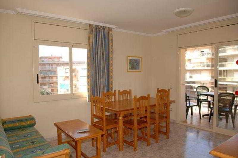 Apartamentos Palas Салоу Екстериор снимка