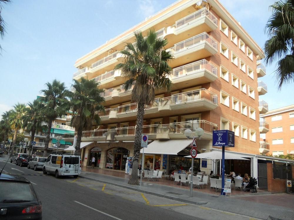 Apartamentos Palas Салоу Екстериор снимка