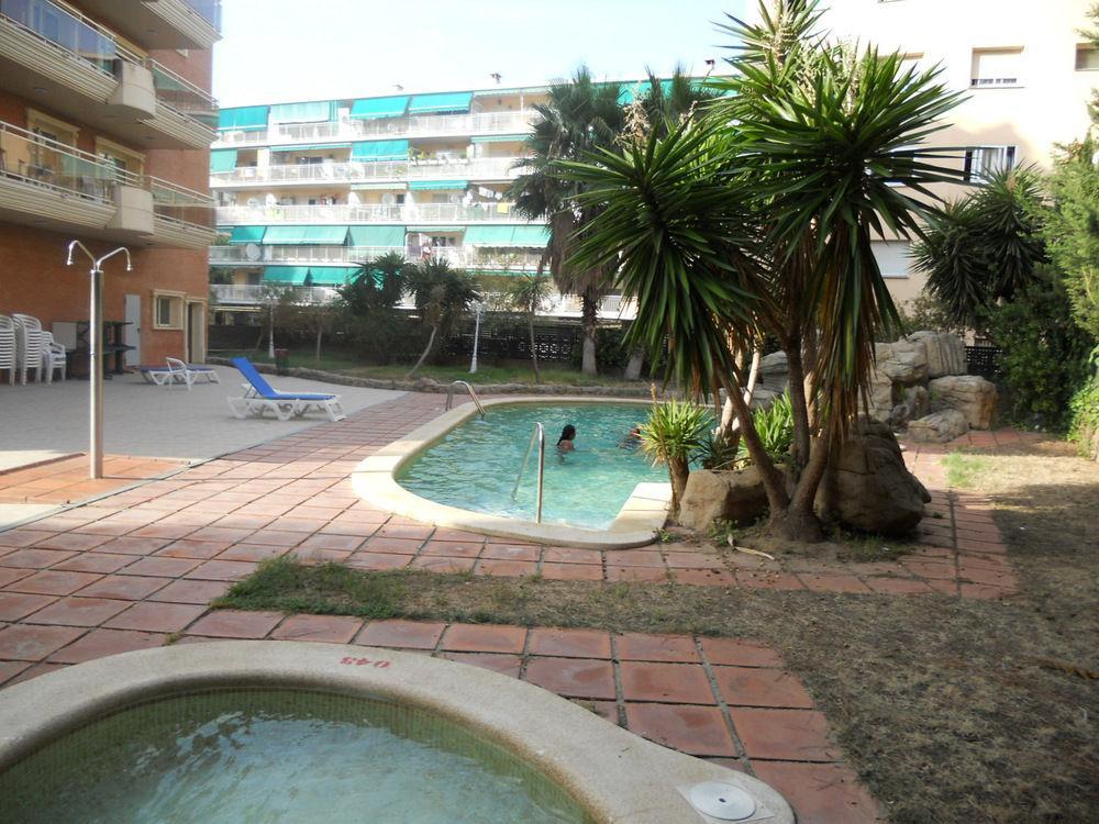 Apartamentos Palas Салоу Екстериор снимка